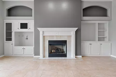Living - 11 Corn Silk Ct, Wrightstown, WI 54180 photo 6 of 9