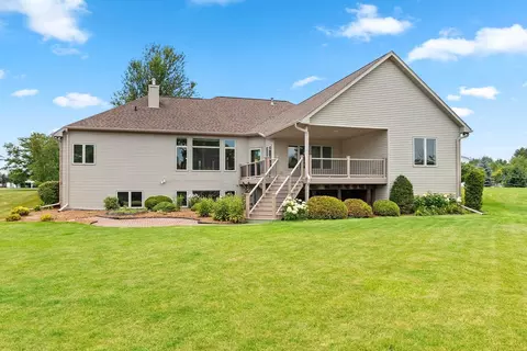 Exterior - 11 Corn Silk Ct, Wrightstown, WI 54180 photo 13 of 14