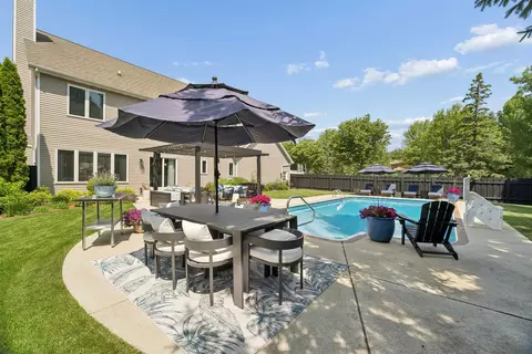 Exterior - 4232 N Terraview Dr, Appleton, WI 54913 photo 9 of 11