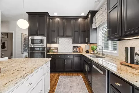 Kitchen - 4232 N Terraview Dr, Appleton, WI 54913 photo 4 of 7