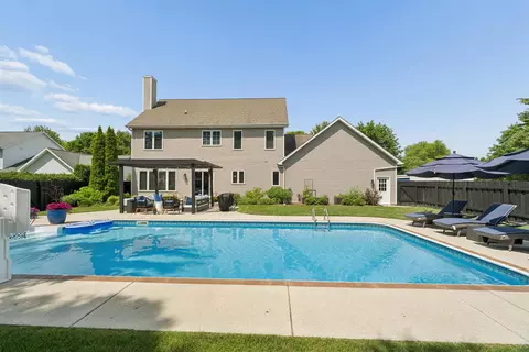 Exterior - 4232 N Terraview Dr, Appleton, WI 54913 photo 5 of 11