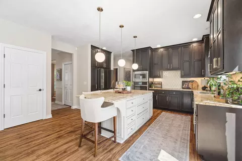 Kitchen - 4232 N Terraview Dr, Appleton, WI 54913 photo 3 of 7