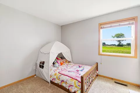 Bedroom - n9433 Evan Street, Appleton, WI 54915 photo 3 of 4