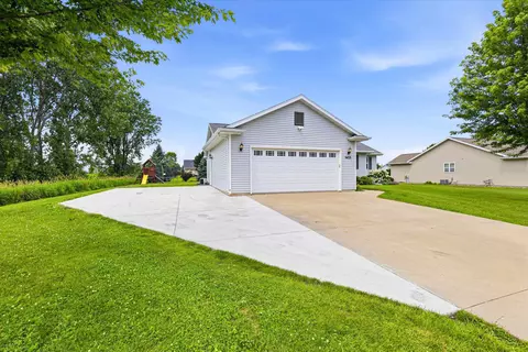 Exterior - n9433 Evan Street, Appleton, WI 54915 photo 5 of 5