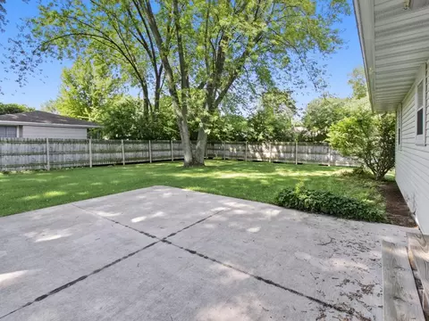 Exterior - 1843 Palisades Dr, Appleton, WI 54915 photo 2 of 5