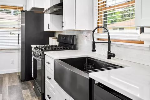 Kitchen - 11 Willow Ct, Appleton, WI 54911 photo 7 of 9