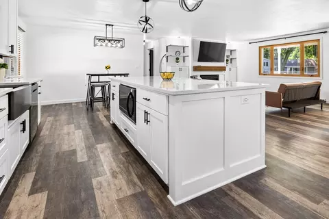 Kitchen - 11 Willow Ct, Appleton, WI 54911 photo 3 of 9