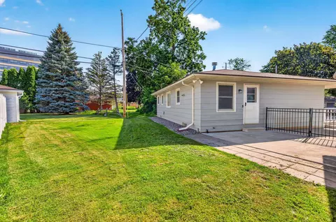 Exterior - 11 Willow Ct, Appleton, WI 54911 photo 6 of 7