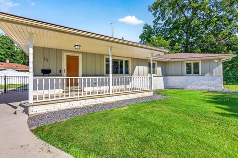 Exterior - 11 Willow Ct, Appleton, WI 54911 photo 2 of 7