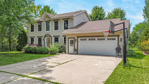590 Brookfield Blvd, Fond Du Lac, WI 54935