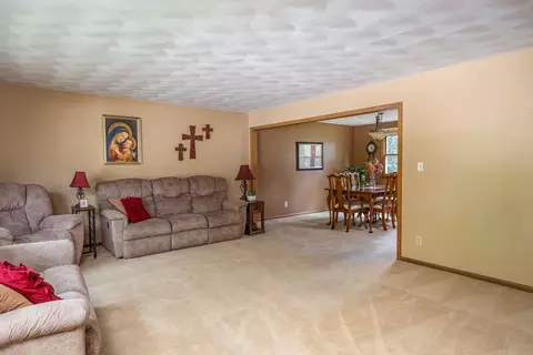 Living - 1715 N Viola St, Appleton, WI 54911 photo 1 of 4
