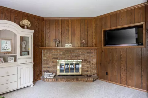 Living - 1715 N Viola St, Appleton, WI 54911 photo 4 of 4