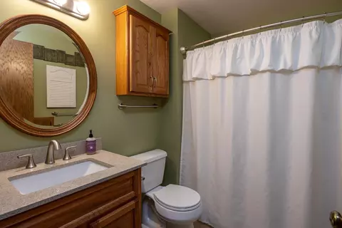 Bath - 1715 N Viola St, Appleton, WI 54911 photo 3 of 3