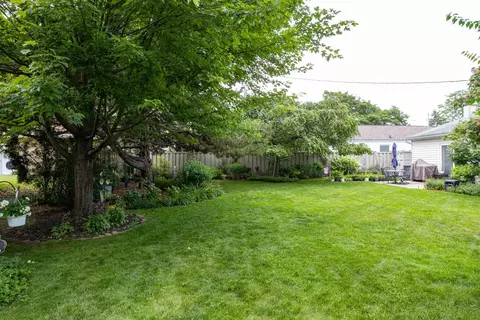 Exterior - 1715 N Viola St, Appleton, WI 54911 photo 13 of 17