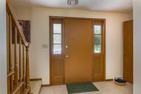 Entry Way - 1715 N Viola St, Appleton, WI 54911 photo 1 of 1