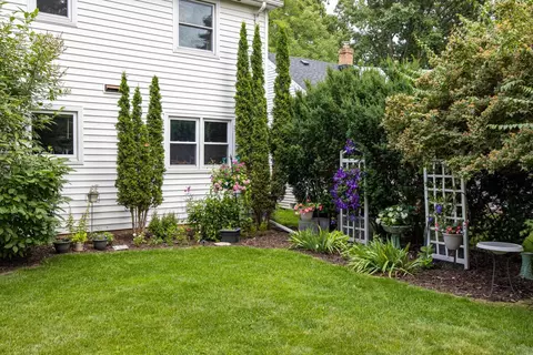 Exterior - 1715 N Viola St, Appleton, WI 54911 photo 8 of 17