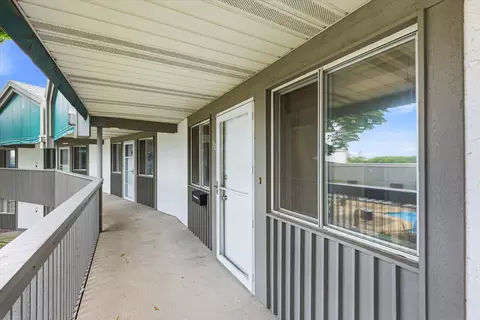 Exterior - 1001 S Oneida St #2E, Appleton, WI 54915 photo 2 of 13