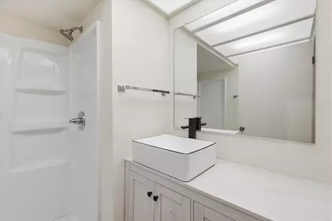 Bath - 1001 S Oneida St #2E, Appleton, WI 54915 photo 2 of 2