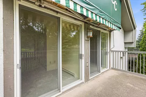 Exterior - 1001 S Oneida St #2E, Appleton, WI 54915 photo 7 of 13