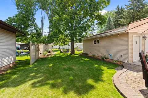 Exterior - 418 S Weimar St, Appleton, WI 54915 photo 5 of 15