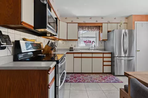 Kitchen - 418 S Weimar St, Appleton, WI 54915 photo 3 of 4