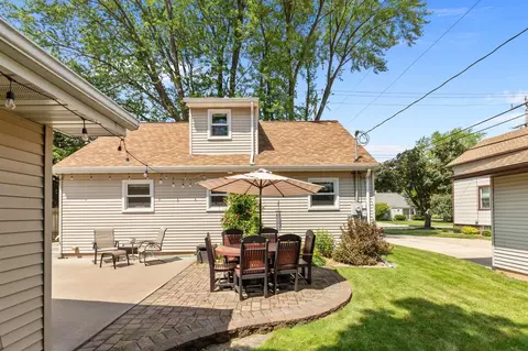 Exterior - 418 S Weimar St, Appleton, WI 54915 photo 4 of 15
