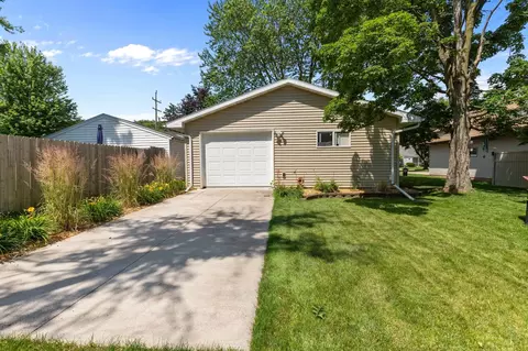 Exterior - 418 S Weimar St, Appleton, WI 54915 photo 11 of 15