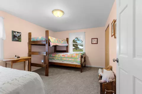 Bedroom - n2025 Willow Road, Pulaski, WI 54162 photo 4 of 9