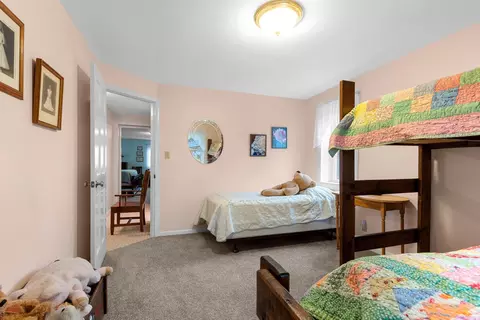 Bedroom - n2025 Willow Road, Pulaski, WI 54162 photo 5 of 9