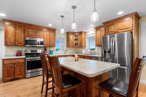Kitchen - n2025 Willow Road, Pulaski, WI 54162 photo 2 of 7