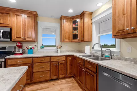 Kitchen - n2025 Willow Road, Pulaski, WI 54162 photo 4 of 7
