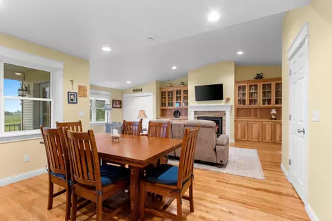 Dining - n2025 Willow Road, Pulaski, WI 54162 photo 3 of 3