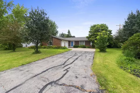 Exterior - 24 Greves Ct, Appleton, WI 54914 photo 2 of 7
