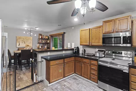 Kitchen - 24 Greves Ct, Appleton, WI 54914 photo 2 of 5
