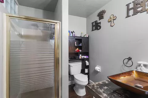 Bath - 24 Greves Ct, Appleton, WI 54914 photo 1 of 4