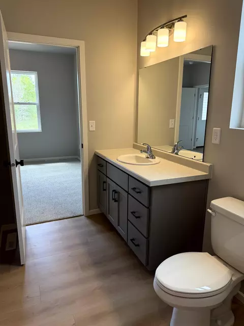 Bath - 2209 Golden Gate Dr, Appleton, WI 54913 photo 4 of 4