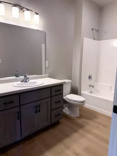 Bath - 2209 Golden Gate Dr, Appleton, WI 54913 photo 1 of 4