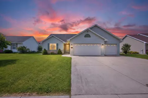 810 Killarny Trl, De Pere, WI 54115