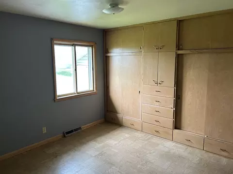 Bedroom - w2337 County Road East, Cecil, WI 54111 photo 2 of 2