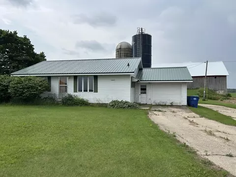 Exterior - w2337 County Road East, Cecil, WI 54111 photo 2 of 9