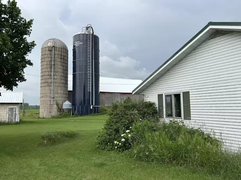Exterior - w2337 County Road East, Cecil, WI 54111 photo 6 of 9