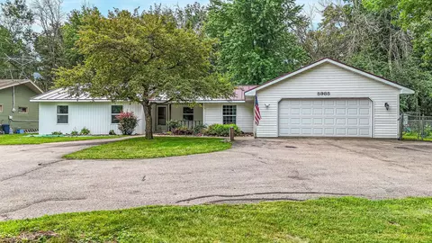 5985 Indian Shores Rd, Winneconne, WI 54986