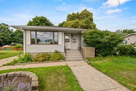 1106 Owena St, Marinette, WI 54143