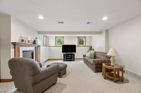 Living - 2917 E Fallcreek Ln, Appleton, WI 54913 photo 3 of 3