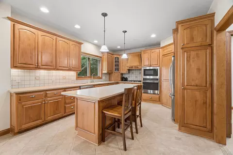 Kitchen - 2917 E Fallcreek Ln, Appleton, WI 54913 photo 2 of 6