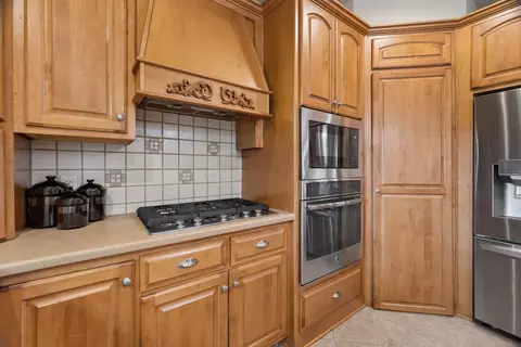 Kitchen - 2917 E Fallcreek Ln, Appleton, WI 54913 photo 5 of 6