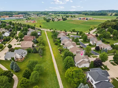 View/Area - 2917 E Fallcreek Ln, Appleton, WI 54913 photo 3 of 6
