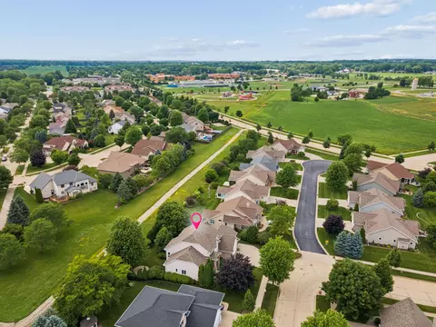 View/Area - 2917 E Fallcreek Ln, Appleton, WI 54913 photo 4 of 6