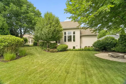 Exterior - 2917 E Fallcreek Ln, Appleton, WI 54913 photo 6 of 8
