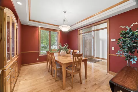 Dining - 2917 E Fallcreek Ln, Appleton, WI 54913 photo 2 of 3